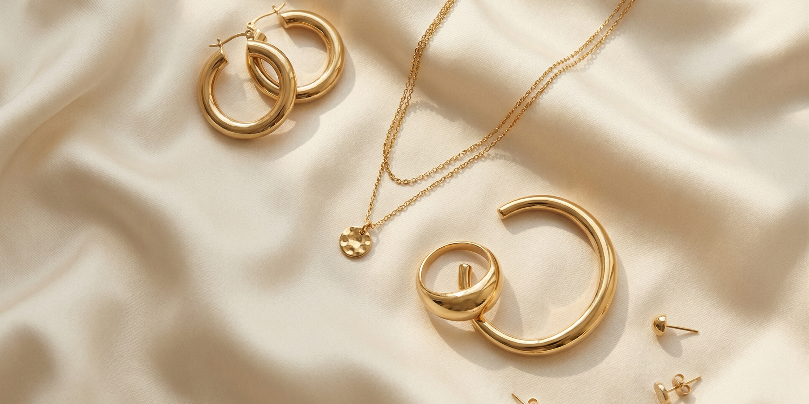 The Ultimate Guide for the Modern Woman: Build Your High-End Jewelry Collection with These 7 Essential Investment Pieces for 2026