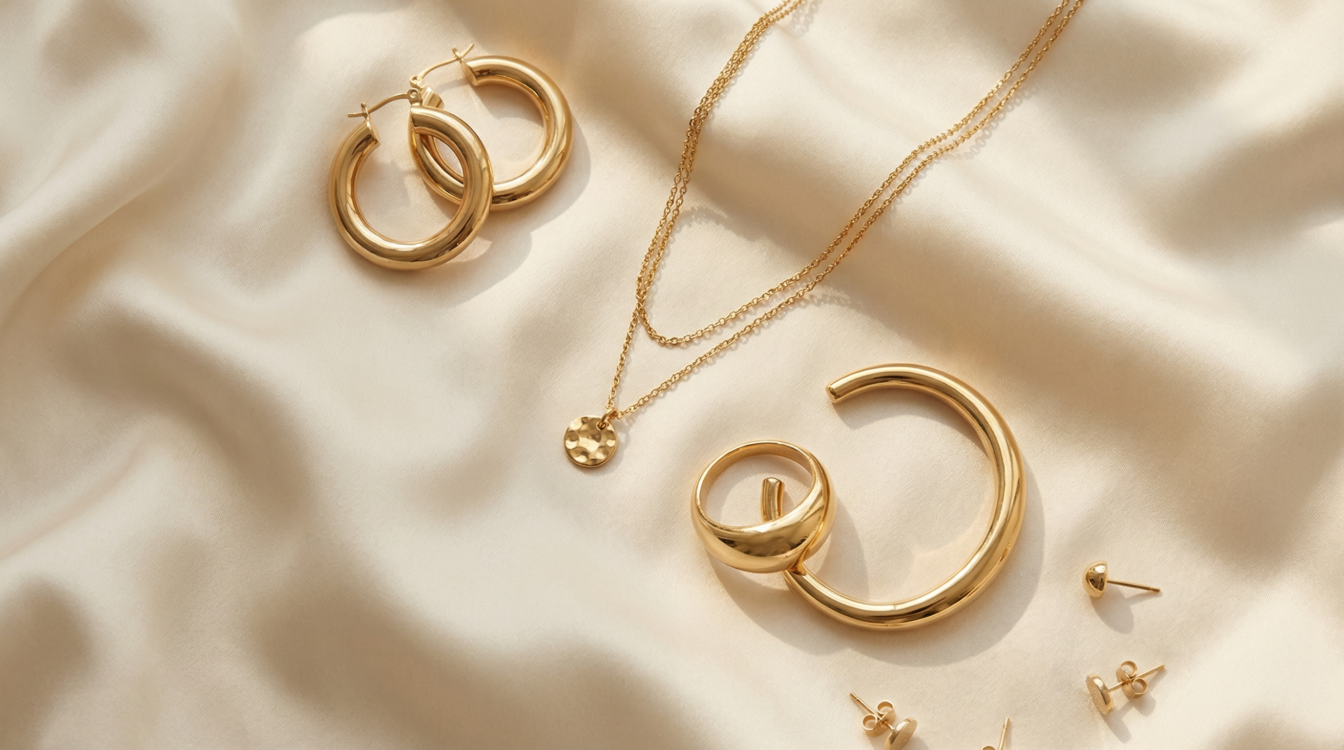 The Ultimate Guide for the Modern Woman: Build Your High-End Jewelry Collection with These 7 Essential Investment Pieces for 2026