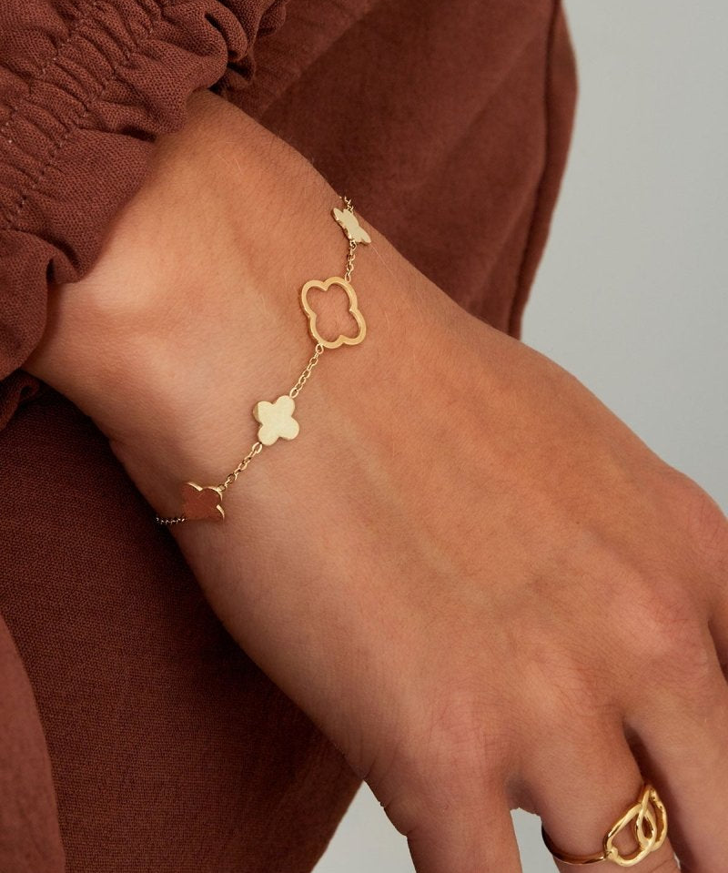 Silver Big Clovers Bracelet - Bold Four-Leaf Motif - Silver Tone