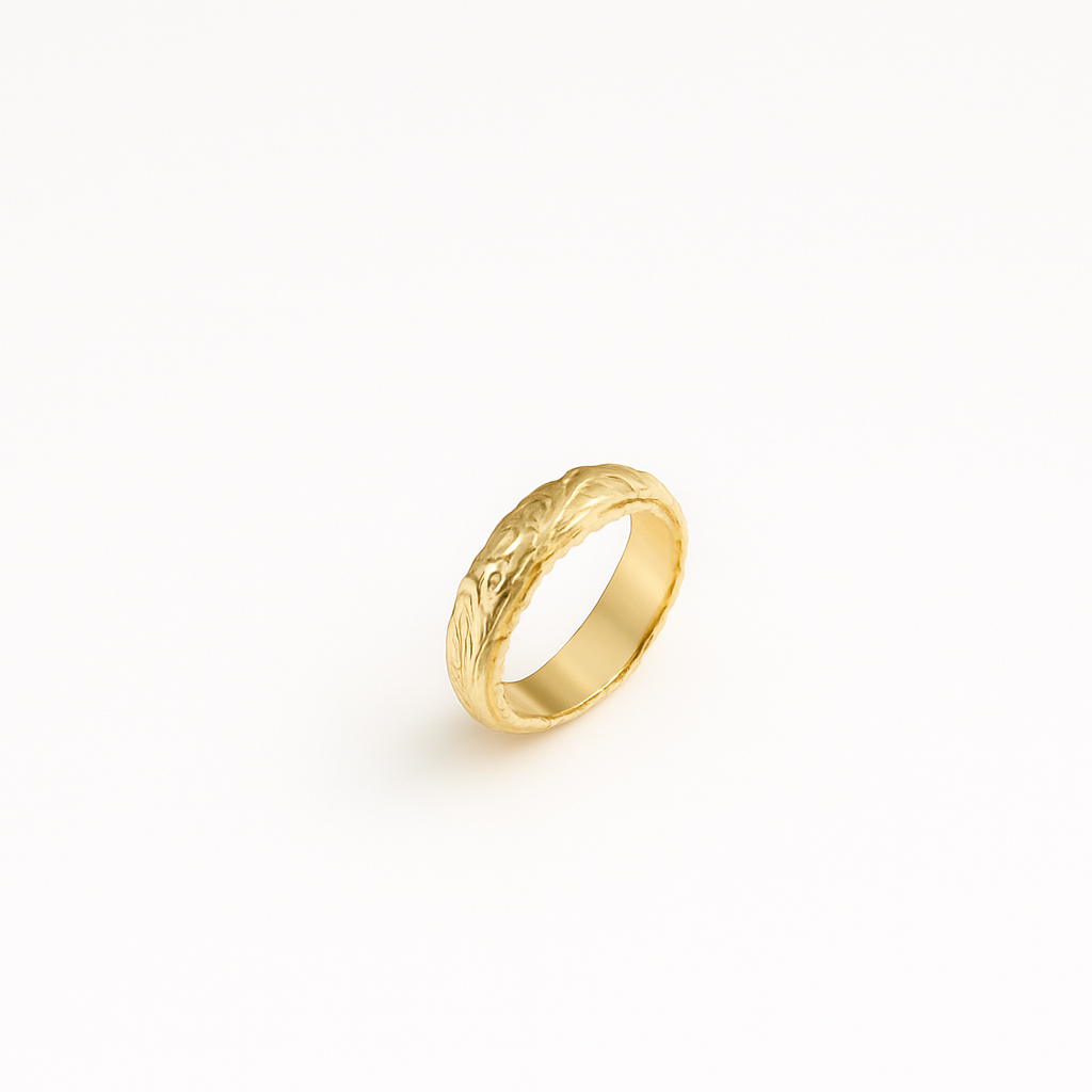 Engraved Floral Pattern Gold Tone Ring with Vintage Design