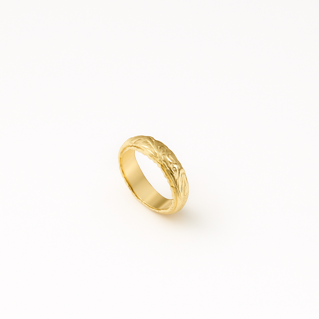 Engraved Floral Pattern Gold Tone Ring with Vintage Design