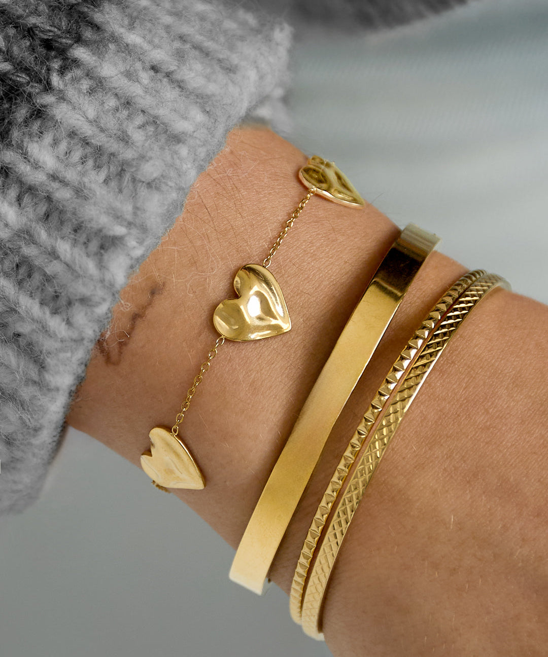 Silver Lovers Bracelet - Romantic Heart Pendant - Silver Tone